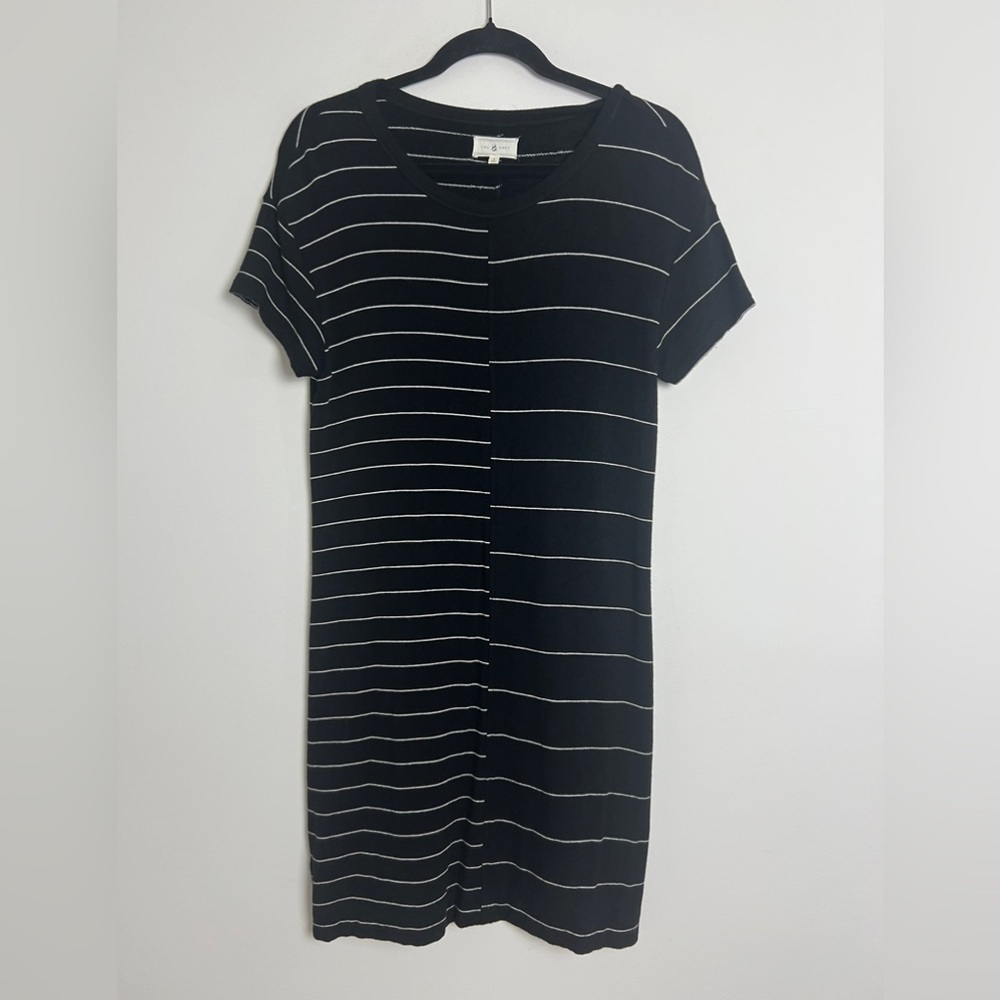 Lou & Grey Black With White Stripe Short Sleeve‎ Soft Stretch Shift Casual Dress